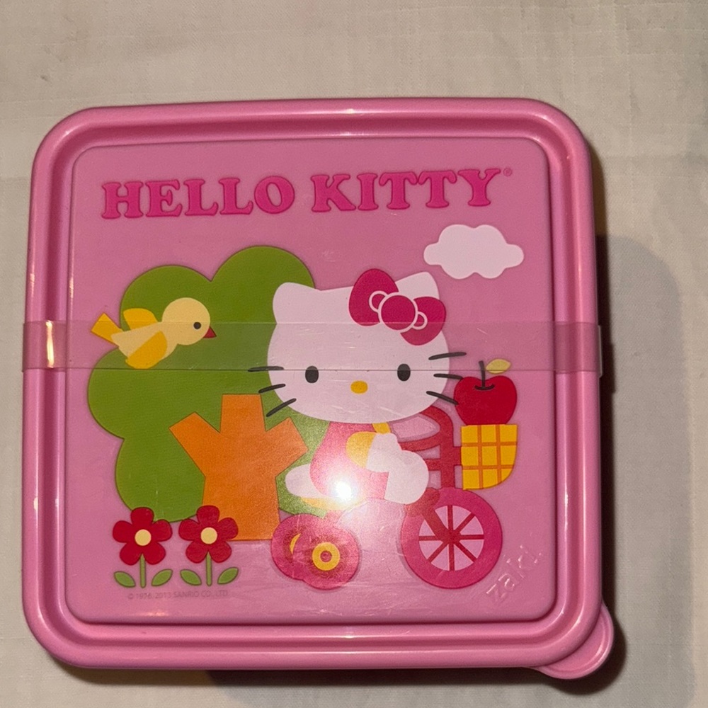 Hello Kitty Lunch Box Zak Design Plastic Food Storage Container w/ freezer pack